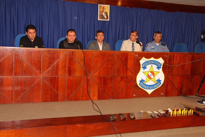 
        
            Polícia apresenta assassinos de extrativistas
        
    