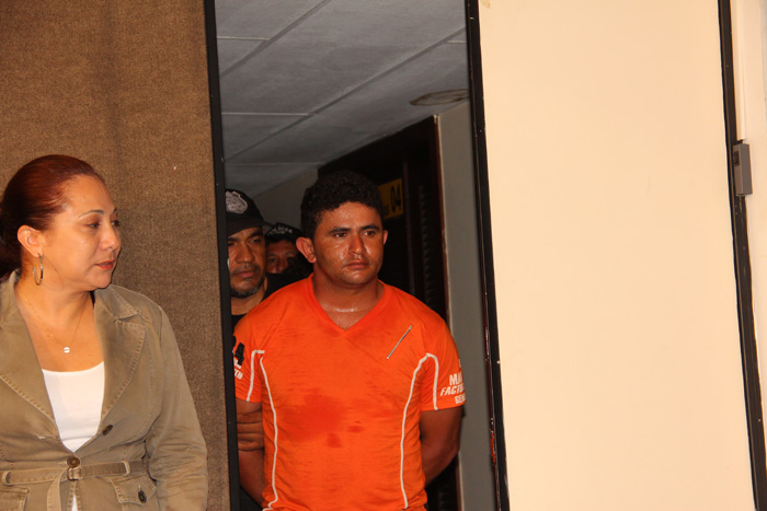 
        
            Polícia apresenta assassinos de extrativistas
        
    