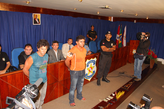 
        
            Polícia apresenta assassinos de extrativistas
        
    
