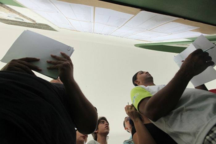 
        
            Calouros comemoram aprovação no vestibular da Ufra
        
    