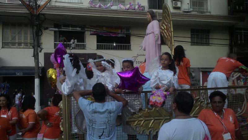 
        
            Festa da fé e devoção nas ruas de Belém
        
    