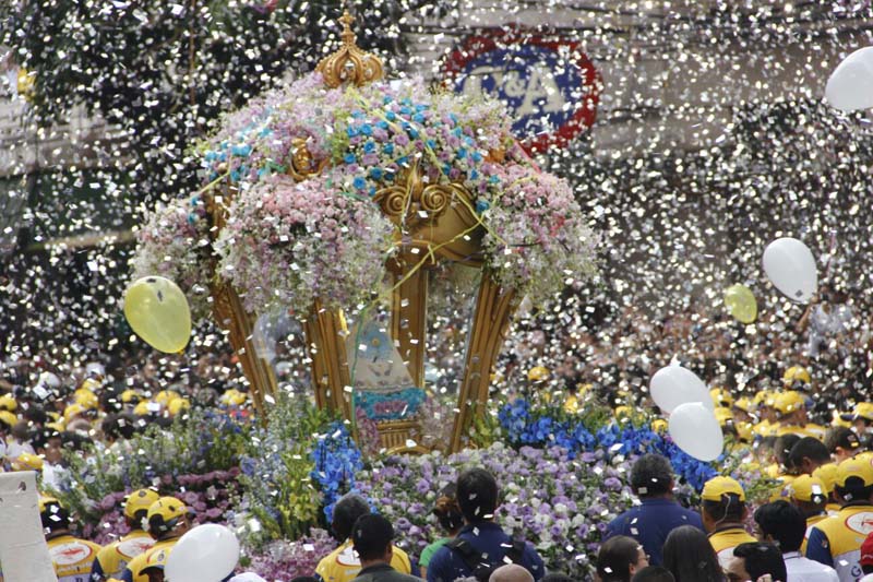 
        
            Festa da fé e devoção nas ruas de Belém
        
    