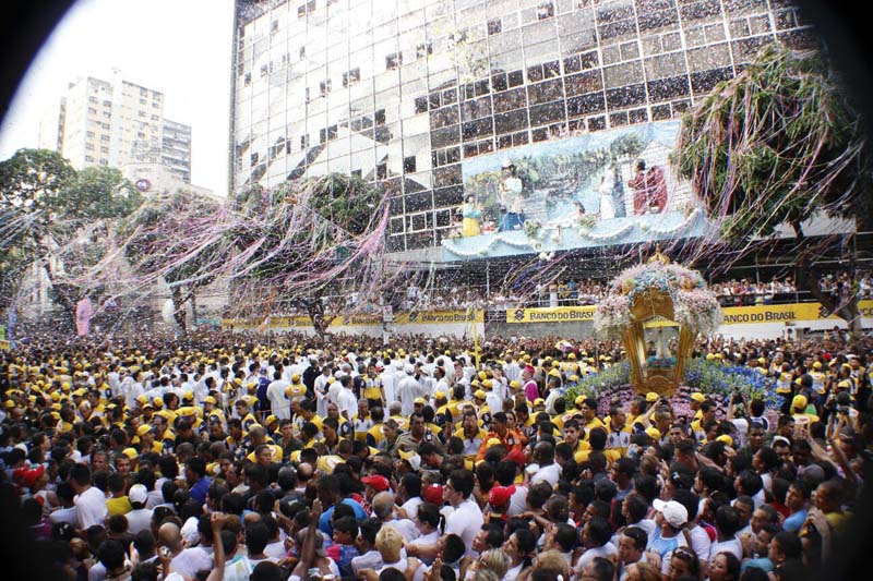 
        
            Festa da fé e devoção nas ruas de Belém
        
    