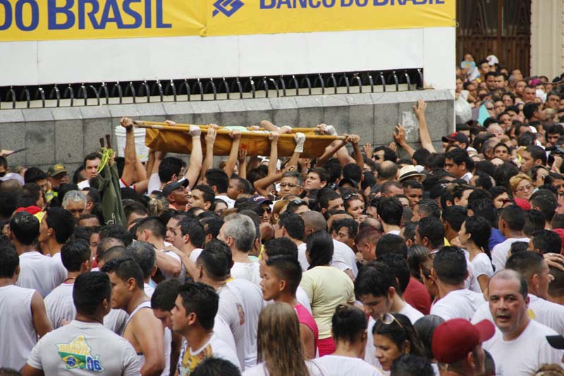 
        
            Festa da fé e devoção nas ruas de Belém
        
    