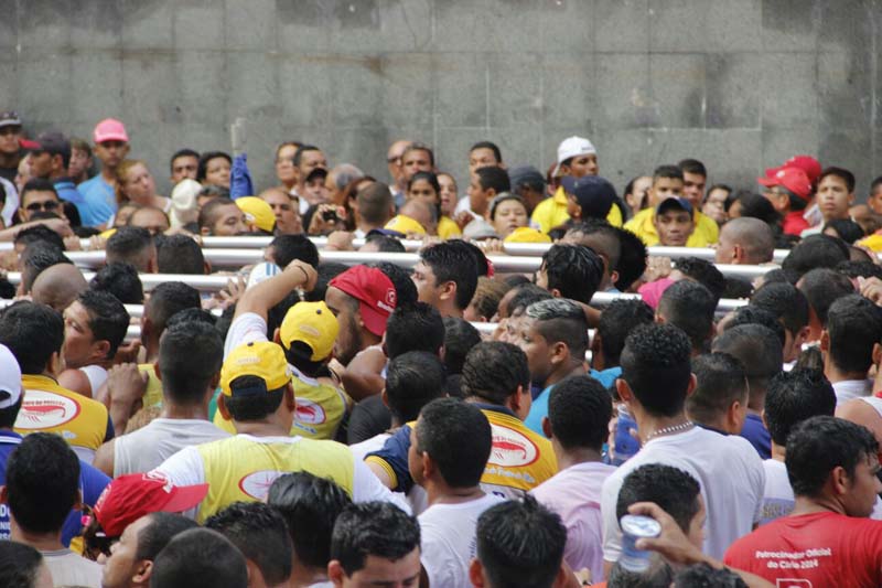 
        
            Festa da fé e devoção nas ruas de Belém
        
    