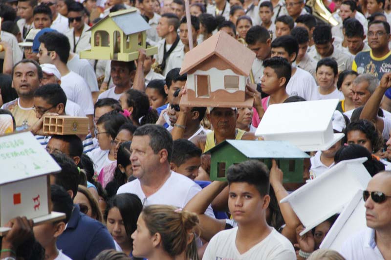 
        
            Festa da fé e devoção nas ruas de Belém
        
    