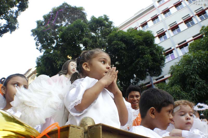 
        
            Festa da fé e devoção nas ruas de Belém
        
    