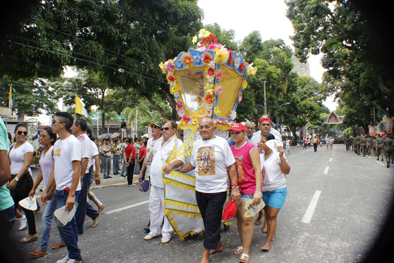 
        
            Festa da fé e devoção nas ruas de Belém
        
    