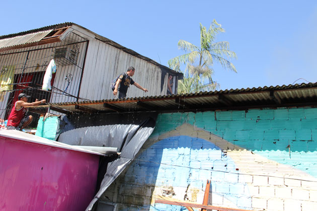
        
            Incêndio destruiu cinco casas na Sacramenta
        
    