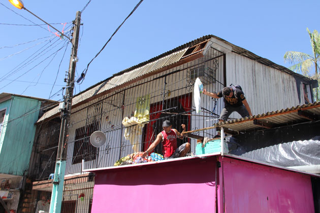 
        
            Incêndio destruiu cinco casas na Sacramenta
        
    