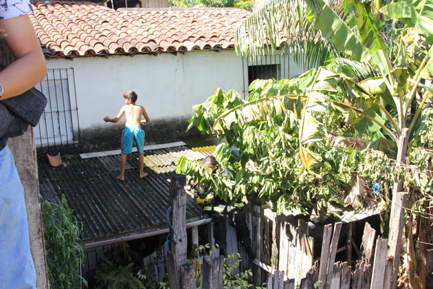 
        
            Incêndio destruiu cinco casas na Sacramenta
        
    