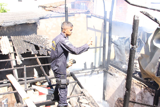 
        
            Incêndio destruiu cinco casas na Sacramenta
        
    