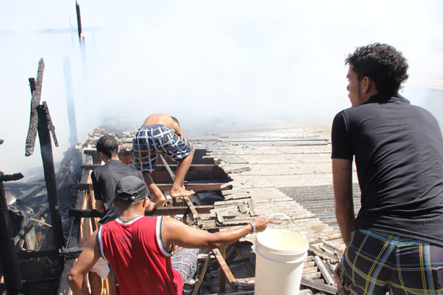 
        
            Incêndio destruiu cinco casas na Sacramenta
        
    