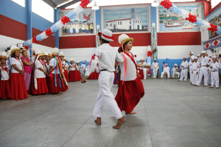 
        
            Fiéis rendem homenagens à São Benedito em Bragança
        
    