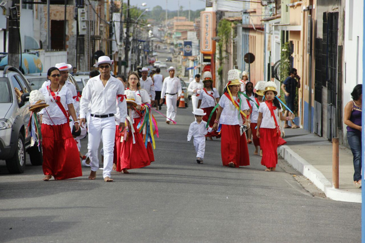 
        
            Fiéis rendem homenagens à São Benedito em Bragança
        
    