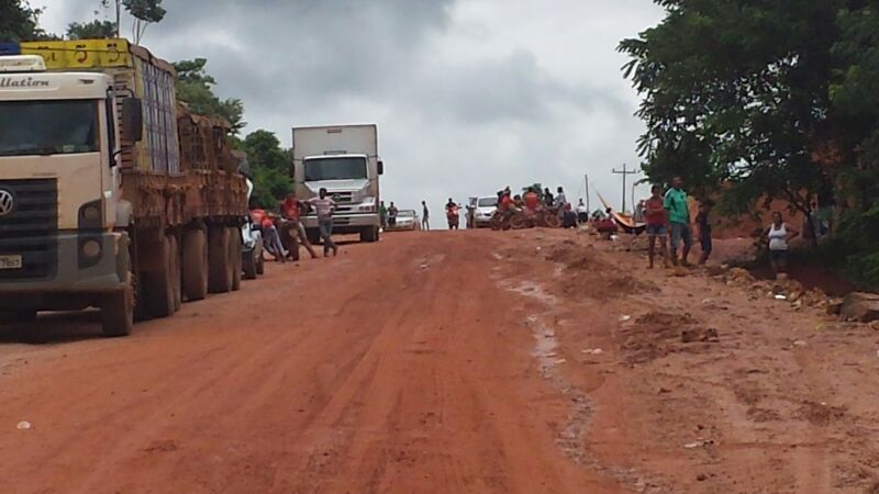 
        
            Atoleiro de mais de 10 km deixa Transamazônica intrafegável
        
    