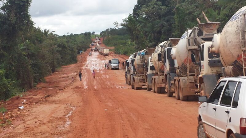 
        
            Atoleiro de mais de 10 km deixa Transamazônica intrafegável
        
    