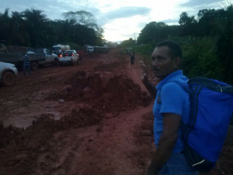 
        
            Atoleiro de mais de 10 km deixa Transamazônica intrafegável
        
    
