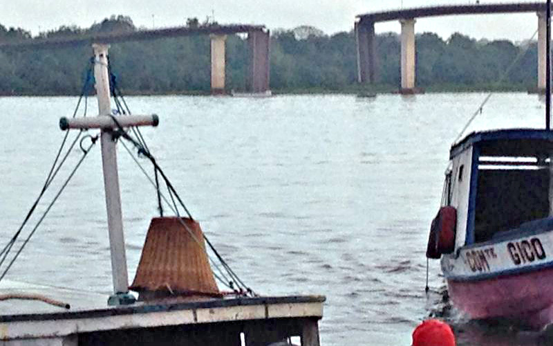 
        
            Balsa colide com pilar de ponte da Alça Viária
        
    