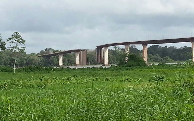 
        
            Balsa colide com pilar de ponte da Alça Viária
        
    