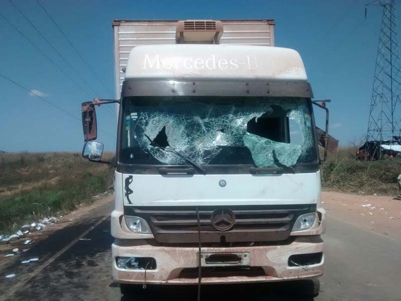 
        
            Rodovia BR-155 é interditada por MST
        
    