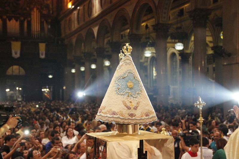 
        
            Veja em detalhes o manto do Círio 2014
        
    