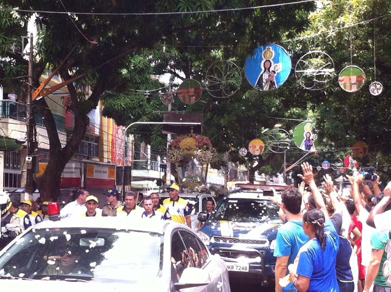 
        
            Centenas de fiéis acompanharam a Moto Romaria
        
    