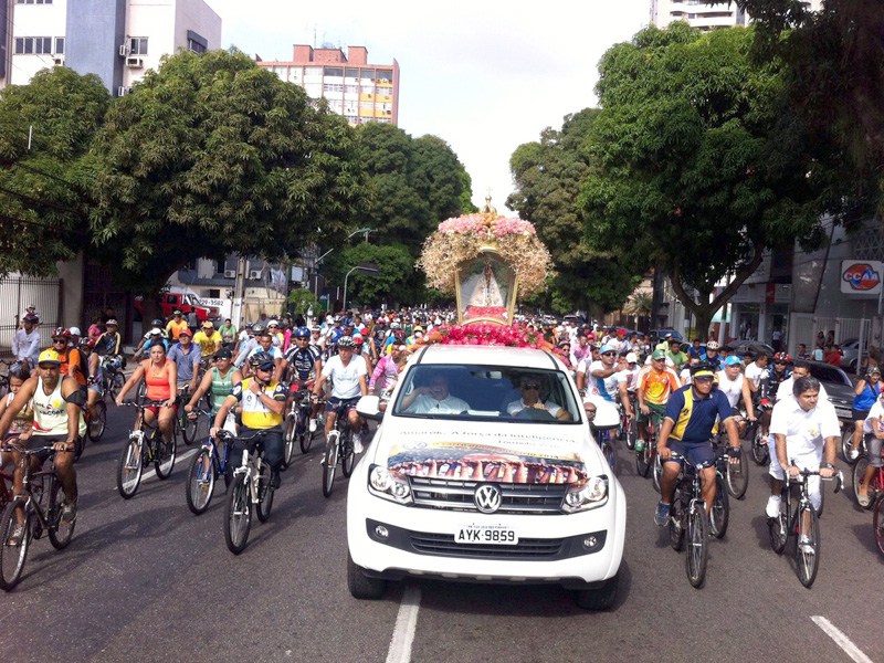 
        
            Ciclo Romaria reúne multidão de fiéis em Belém
        
    