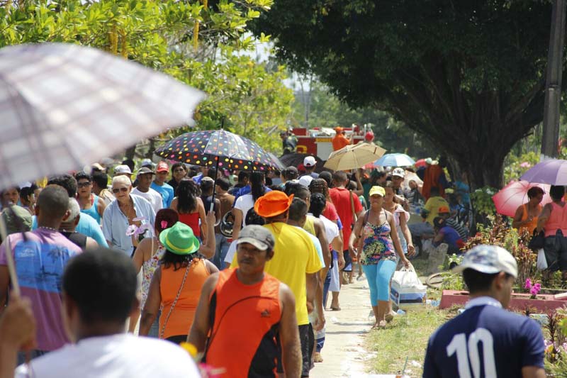 
        
            Familiares e amigos relembram entes queridos
        
    