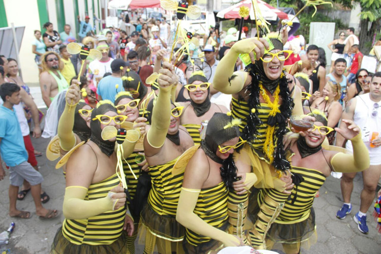
        
            Blocos fazem a folia no Carnaval de Vigia
        
    
