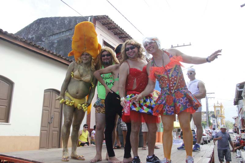 
        
            Blocos fazem a folia no Carnaval de Vigia
        
    