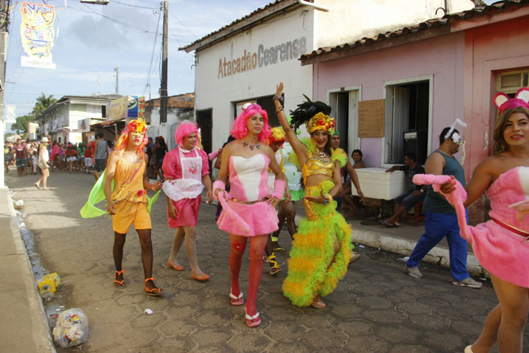 
        
            Blocos fazem a folia no Carnaval de Vigia
        
    