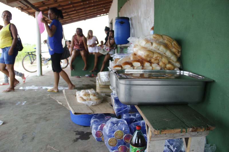 
        
            Esposas de detentos denunciam precariedade de presídios
        
    
