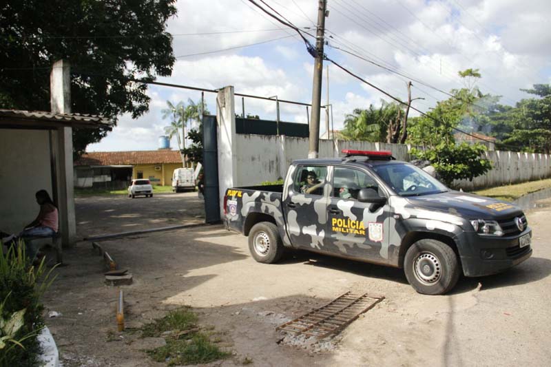 
        
            Detentas fazem motim e greve de fome no CRF 
        
    
