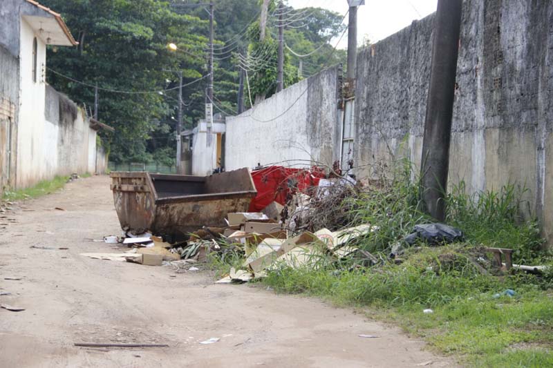 
        
            Detentas fazem motim e greve de fome no CRF 
        
    