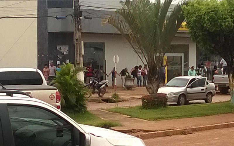 
        
            Bando assalta agência Banco do Brasil em São Félix do Xingu 
        
    