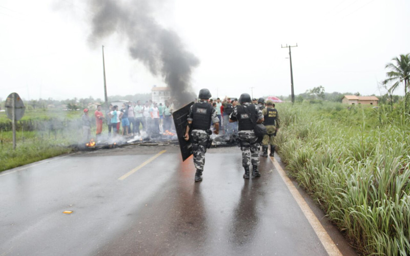 
        
            População paraense protesta contra demora em obras de ponte
        
    