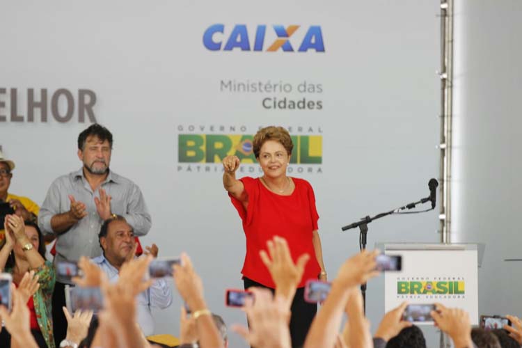 
        
            Dilma visita Capanema para entregar apartamentos do "Minha Casa, Minha Vida"
        
    