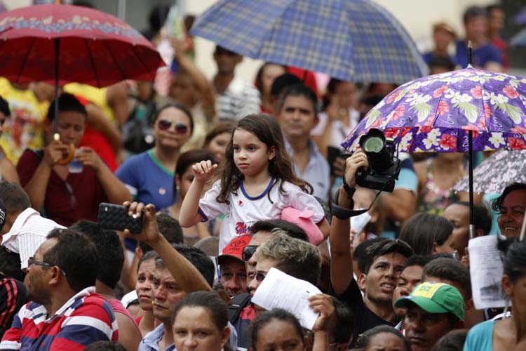 
        
            Dilma visita Capanema para entregar apartamentos do "Minha Casa, Minha Vida"
        
    