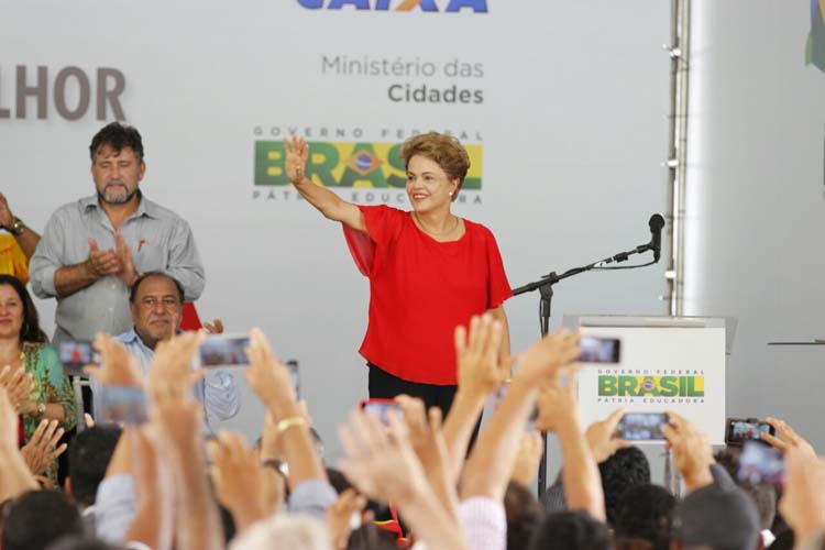 
        
            Dilma visita Capanema para entregar apartamentos do "Minha Casa, Minha Vida"
        
    