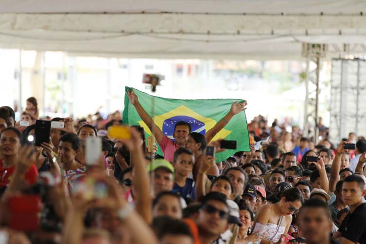 
        
            Dilma visita Capanema para entregar apartamentos do "Minha Casa, Minha Vida"
        
    