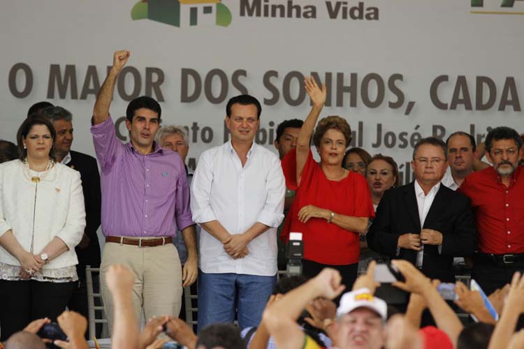 
        
            Dilma visita Capanema para entregar apartamentos do "Minha Casa, Minha Vida"
        
    