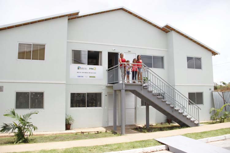 
        
            Dilma visita Capanema para entregar apartamentos do "Minha Casa, Minha Vida"
        
    