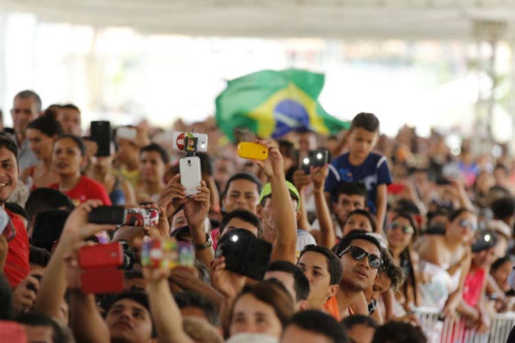 
        
            Dilma visita Capanema para entregar apartamentos do "Minha Casa, Minha Vida"
        
    