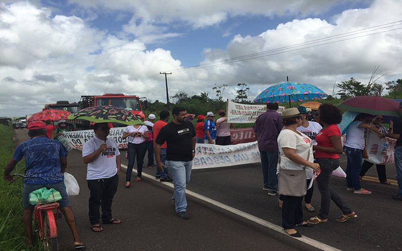
        
            Professores ameaçam interditar BR-316
        
    