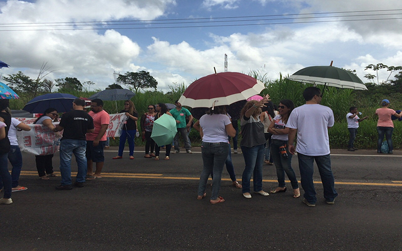 
        
            Professores ameaçam interditar BR-316
        
    