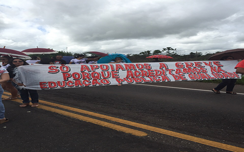 
        
            Professores ameaçam interditar BR-316
        
    