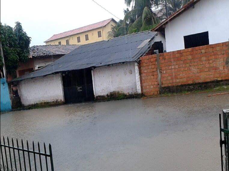 
        
        
            Moradores de Salinas encaram problemas após chuva
        
    