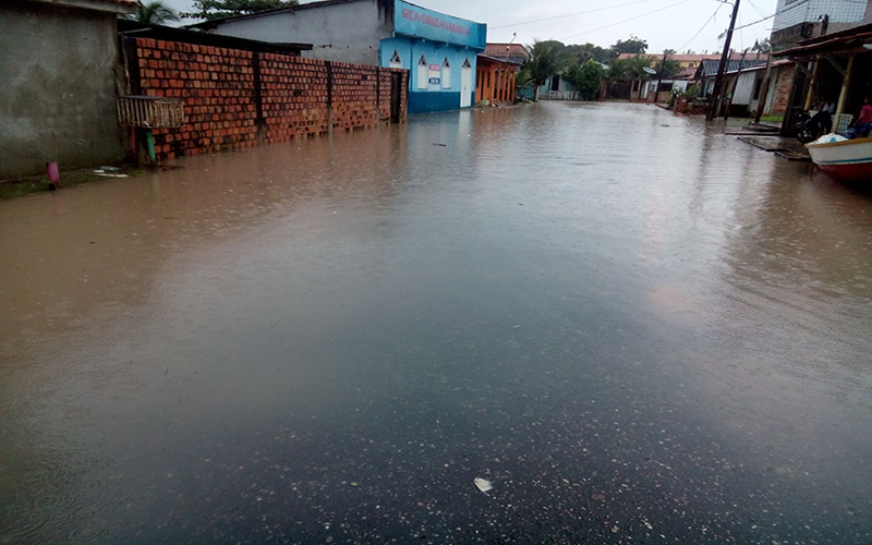 
        
        
            Moradores de Salinas encaram problemas após chuva
        
    