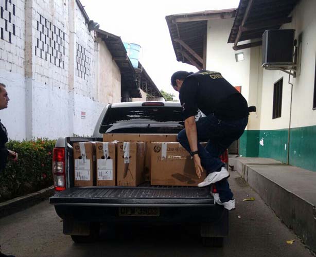 
        
            Polícia desarticula esquema da venda de CNH
        
    